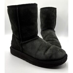 UGG Classic Short II Boot‎ Women's Size 7 Black Sheepskin Lined 1016223